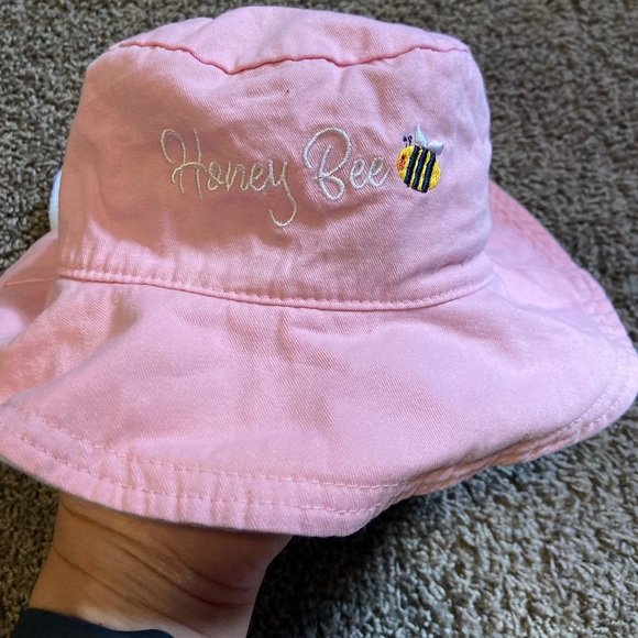 Adorable reversible toddler sun hat ☀️ - Picture 6 of 8